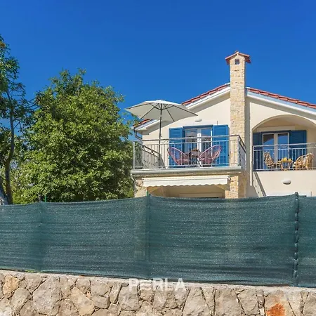 House Briny In A Quiet Location On Krk Island, Beautiful Affittacamere 4*
