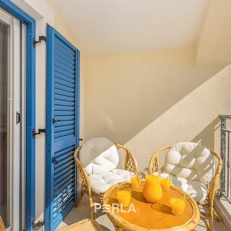 House Briny In A Quiet Location On Krk Island, Beautiful 4* Pinezići